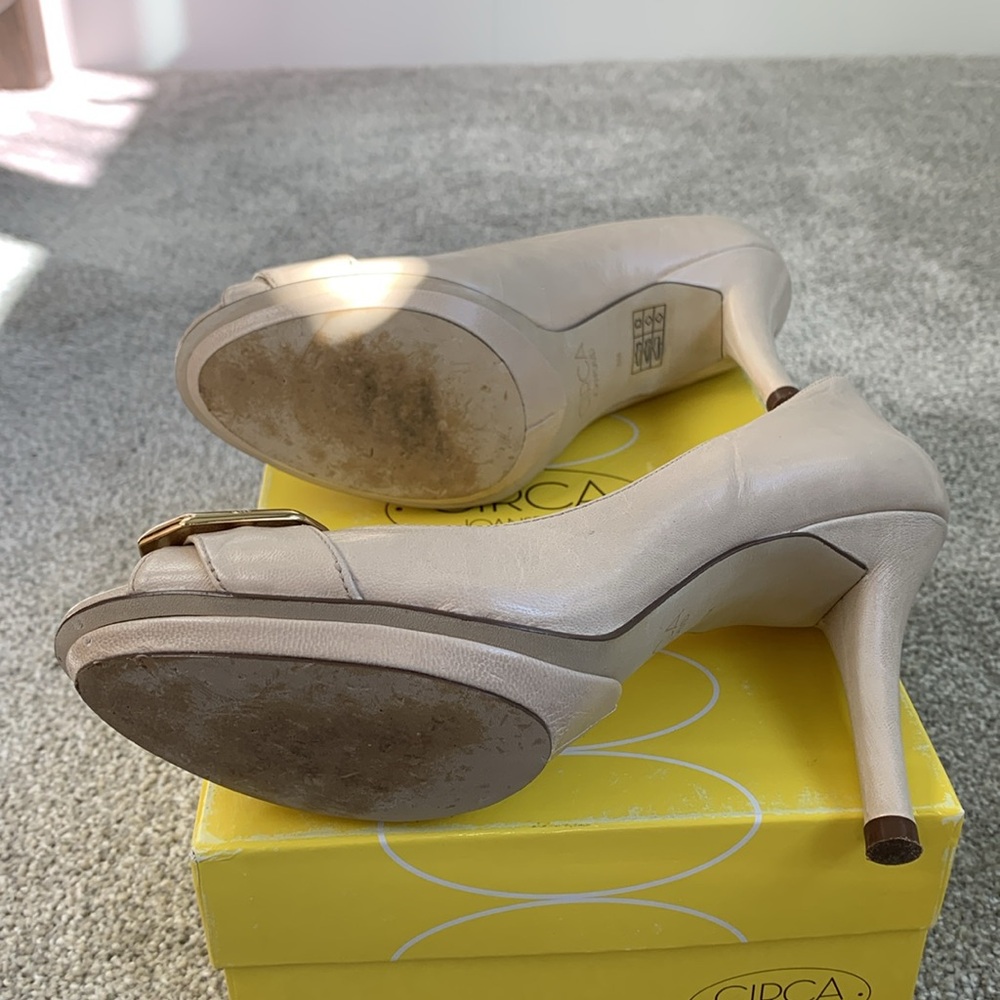 Ivory Heels - Picture 7 of 7